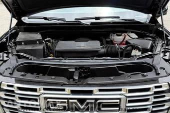 2025 GMC Yukon XL Denali 5SA - miniatura 28