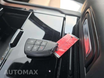 2025 GMC Yukon XL Denali 5SA - miniatura 5