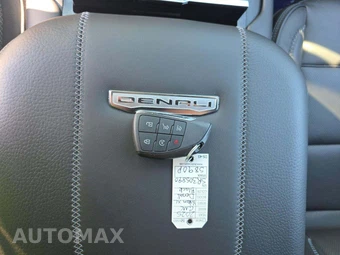 2025 GMC Yukon XL Denali 5SA - miniatura 5