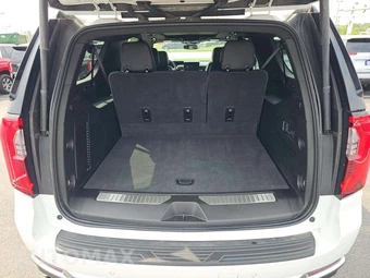 2025 GMC Yukon XL Denali 5SA - miniatura 15