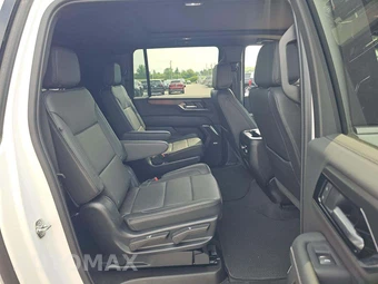 2025 GMC Yukon XL Denali 5SA - miniatura 17