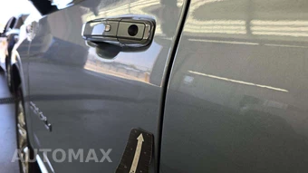 2025 GMC Yukon XL Denali 5SA - miniatura 28