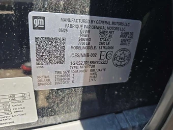 2025 GMC Yukon XL Denali 5SA - miniatura 5