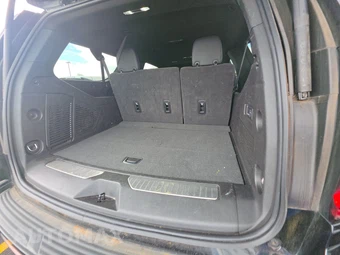 2025 GMC Yukon XL Denali 5SA - miniatura 15