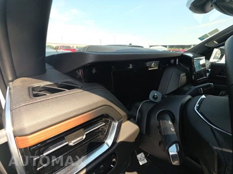 2025 GMC Yukon XL Denali 5SA - miniatura 12