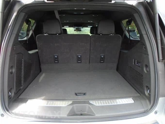 2025 GMC Yukon XL Denali 5SA - miniatura 8