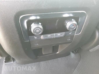 2025 GMC Yukon XL Denali 5SA - miniatura 10