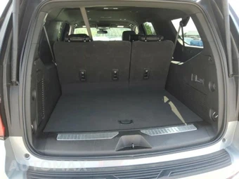 2025 GMC Yukon XL Denali 5SA - miniatura 25