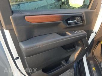 2025 GMC Yukon XL Denali 5SA - miniatura 9