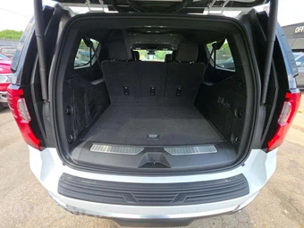 2025 GMC Yukon XL Denali 5SA - miniatura 12