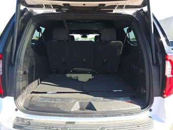 2025 GMC Yukon XL Denali 5SA - miniatura 17