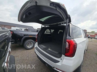 2025 GMC Yukon XL Denali 5SA - miniatura 15