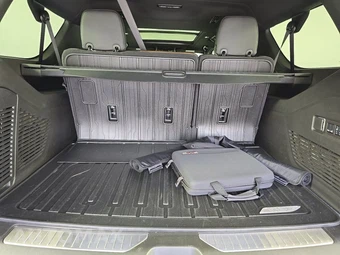 2025 GMC Yukon XL Denali Ultimate 5SB - miniatura 18