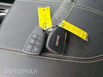 2025 GMC Yukon XL Elevation 4SA - miniatura 8