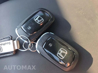 2025 Honda Accord Hybrid Sport-L - miniatura 8