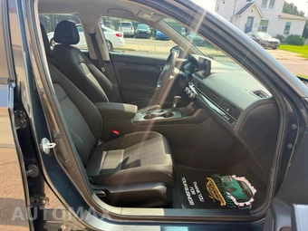 2025 Honda Civic Sedan LX - miniatura 18