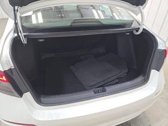 2025 Honda Civic Sedan Sport - miniatura 16