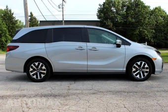 2025 Honda Odyssey EX-L 118.1" WB - miniatura 6