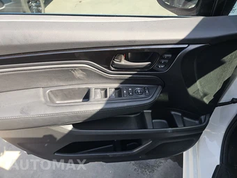 2025 Honda Odyssey Touring 118.1" WB - miniatura 9