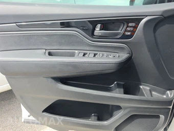 2025 Honda Odyssey Touring 118.1" WB - miniatura 9