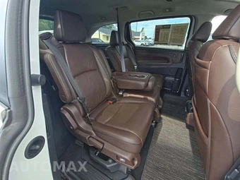 2025 Honda Odyssey Touring 118.1" WB - miniatura 17