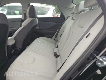 2025 Hyundai Elantra Hybrid Limited - miniatura 13