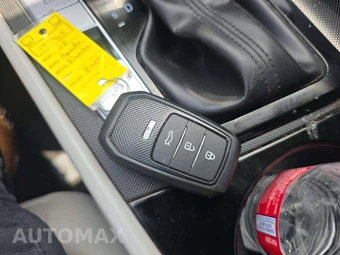 2025 Hyundai Elantra Hybrid Limited - miniatura 5