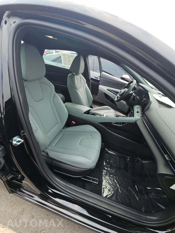 2025 Hyundai Elantra Hybrid Limited - miniatura 18
