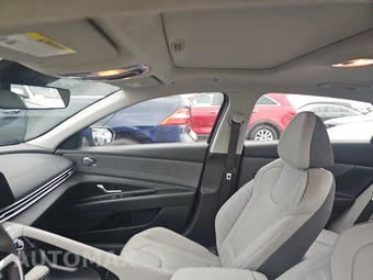 2025 Hyundai Elantra Hybrid Limited - miniatura 17