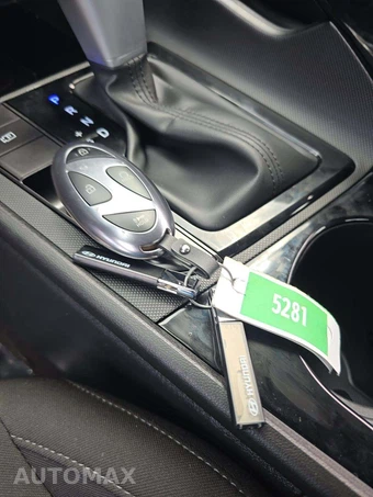 2025 Hyundai Elantra Hybrid SEL Sport - miniatura 8