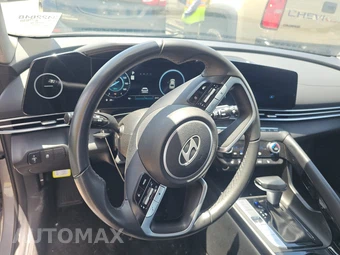 2025 Hyundai Elantra Limited - miniatura 10