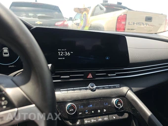 2025 Hyundai Elantra Limited - miniatura 11