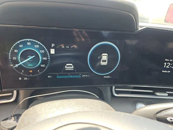 2025 Hyundai Elantra Limited - miniatura 12