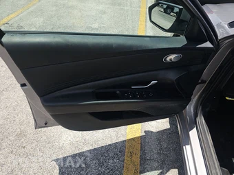 2025 Hyundai Elantra Limited - miniatura 9