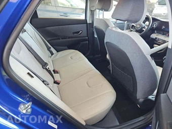 2025 Hyundai Elantra Limited - miniatura 16