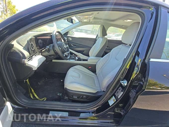 2025 Hyundai Elantra Limited - miniatura 3