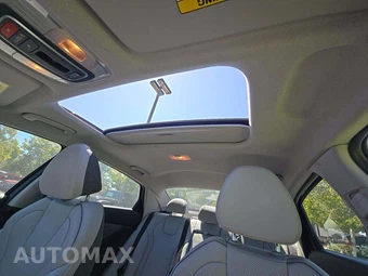 2025 Hyundai Elantra Limited - miniatura 8