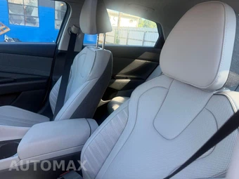 2025 Hyundai Elantra Limited - miniatura 7