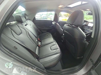 2025 Hyundai Elantra Limited - miniatura 16