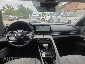 2025 Hyundai Elantra Limited - miniatura 14