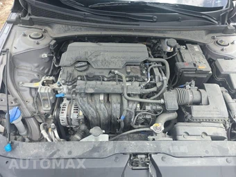 2025 Hyundai Elantra Limited - miniatura 18