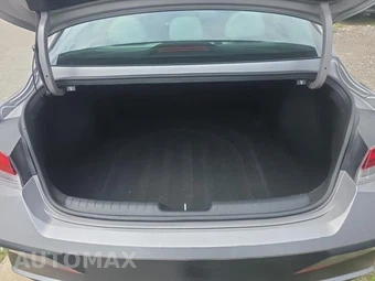 2025 Hyundai Elantra Limited - miniatura 19
