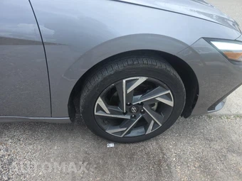 2025 Hyundai Elantra Limited - miniatura 9