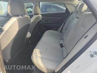2025 Hyundai Elantra Limited - miniatura 13
