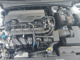 2025 Hyundai Elantra Limited - miniatura 16