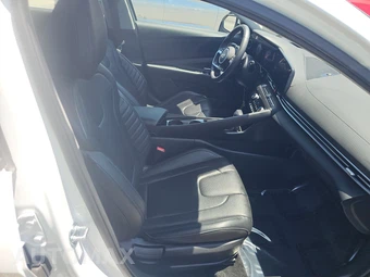 2025 Hyundai Elantra Limited - miniatura 8