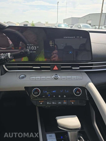 2025 Hyundai Elantra Limited - miniatura 10