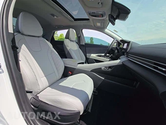 2025 Hyundai Elantra Limited - miniatura 18