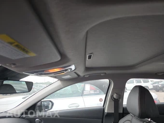 2025 Hyundai Elantra Limited - miniatura 17