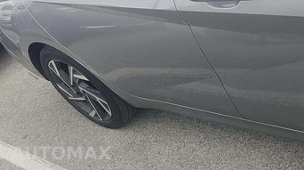 2025 Hyundai Elantra Limited - miniatura 19